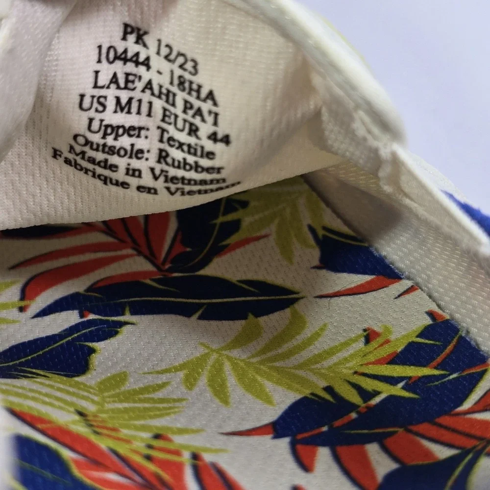 OLUKAI Lae' Ahi Pa'i Slip On Shoes Off White Aloha Men Size 11 New